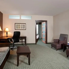 Coast Lethbridge Hotel & Conference Centre 3* Стандартный номер с различными типами кроватей фото 4