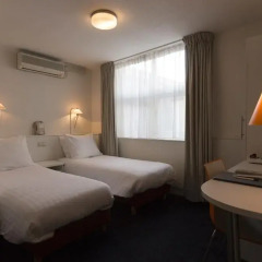Multatuli Hotel 3* Стандартный номер с двуспальной кроватью фото 3