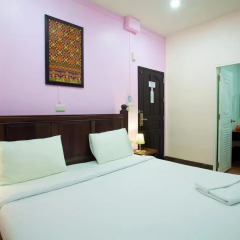 Отель Baan Sutra Guesthouse 3* Стандартный номер с различными типами кроватей фото 9