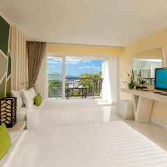 Отель Andaman Embrace Patong 5* Номер Делюкс с двуспальной кроватью фото 10