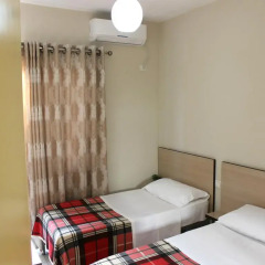 Hostel Fredi Стандартный номер с 2 отдельными кроватями фото 6