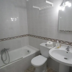 Отель Latas Surf House ванная