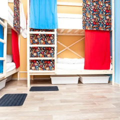 Гостиница Hostels Rus Vnukovo Кровати в общем номере с двухъярусными кроватями