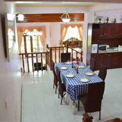 Отель Bwela Residence питание