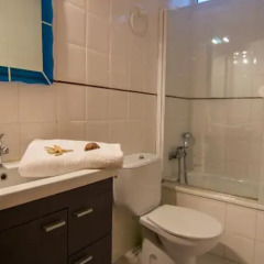 Отель Agi Residencial Almadraba Испания, Курорт Росес - отзывы, цены и фото номеров - забронировать отель Agi Residencial Almadraba онлайн ванная
