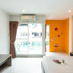 Отель The Fifth Residence 3* Улучшенный номер с двуспальной кроватью фото 4