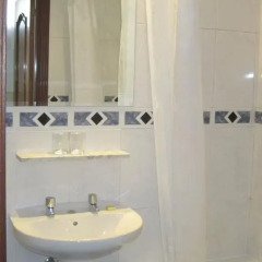 Отель Hostal Gonzalo Мадрид ванная