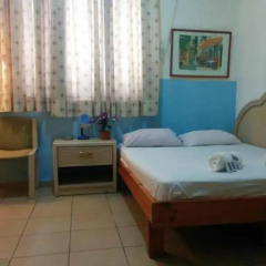Momos Hostel Стандартный номер с двуспальной кроватью фото 4