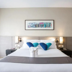 Отель Deevana Plaza Phuket 4* Номер Делюкс с двуспальной кроватью фото 12