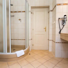 Ontario Hotel Garni 3* Стандартный номер с различными типами кроватей фото 12