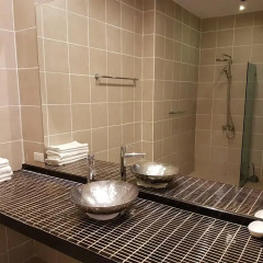 Отель East Suites Люкс с двуспальной кроватью фото 2