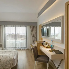 Glamour Resort & Spa 5* Стандартный семейный номер с двуспальной кроватью фото 2