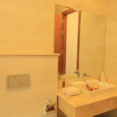 Отель Ruby Luxury Apartment Вьетнам, Нячанг - отзывы, цены и фото номеров - забронировать отель Ruby Luxury Apartment онлайн ванная