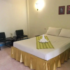 Отель Money Resort Стандартный номер с различными типами кроватей