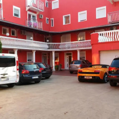 Апартаменты Apartments Maca Нови Сад парковка