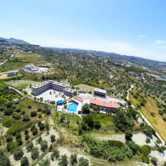 Апартаменты Hillside Studios & Apartments
