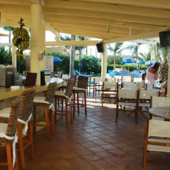 Parthenis Hotel & Suites питание