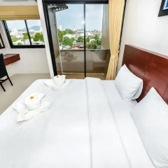 Отель The Topaz Residence 3* Номер Делюкс с разными типами кроватей фото 4