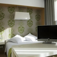 Отель NH Milano Touring 4* Стандартный номер с различными типами кроватей фото 16