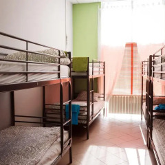 Hostel Lastochka Кровать в общем номере с двухъярусной кроватью фото 10