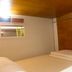Отель Glur Bangkok Кровать в общем номере двухъярусные кровати фото 3