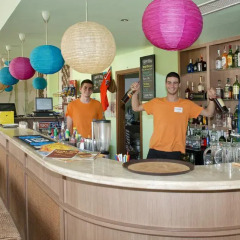 Апартаменты PMG Royal Sun Apartments Солнечный берег гостиничный бар
