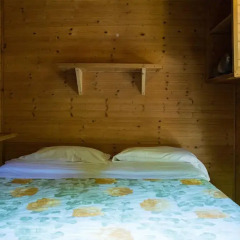 Отель Seven Hills Village Номер с общей ванной комнатой