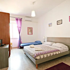 Отель Stairs of Trastevere 3* Стандартный номер с двуспальной кроватью (общая ванная комната) фото 2