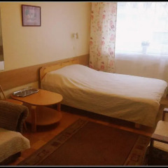 Mahtra Hostel Стандартный номер с двуспальной кроватью (общая ванная комната)