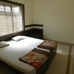 Shri Gita Hotel Стандартный номер с различными типами кроватей фото 3