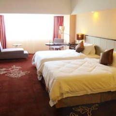 Clayton Hotel 4* Улучшенный номер с двуспальной кроватью фото 2