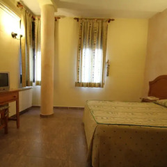 Отель Hostal Restaurante Cuatro Caminos Стандартный номер с различными типами кроватей фото 3