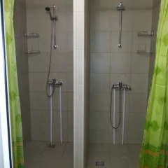 Гостиница Hostel Plekhanovo в Тюмени отзывы, цены и фото номеров - забронировать гостиницу Hostel Plekhanovo онлайн Тюмень ванная