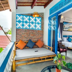Отель Local Beach Homestay балкон