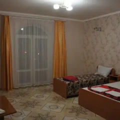 Гостиница 98 Kati Solovyanovoy Guest House в Анапе отзывы, цены и фото номеров - забронировать гостиницу 98 Kati Solovyanovoy Guest House онлайн Анапа комната для гостей фото 2