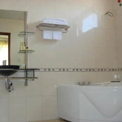 Hoang Loc Hotel ванная