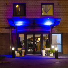 Отель Holiday Inn Express London Luton Airport бассейн