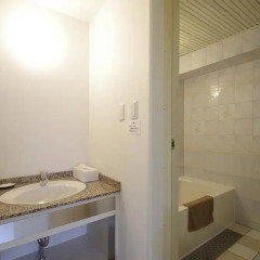 Hotel Imalle Yokohama Isezakicho - Hostel Улучшенный номер с различными типами кроватей фото 6