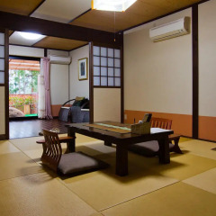 Yufuin Sanso Waremokou Hotel Хидзи в номере