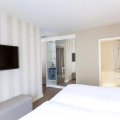 Отель NH Rex 4* Стандартный номер с различными типами кроватей фото 3
