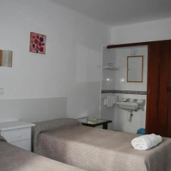 Отель Hostal Las Nieves Стандартный номер с 2 отдельными кроватями (общая ванная комната) фото 4