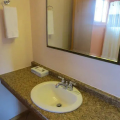 Отель Coast Inn and Spa Fort Bragg 2* Стандартный номер с различными типами кроватей фото 8