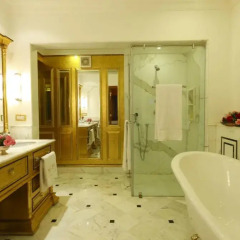 Отель The Raj Palace (Small Luxury Hotels of the World) 5* Номер Делюкс с различными типами кроватей фото 7