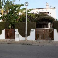 Отель Roulito's House