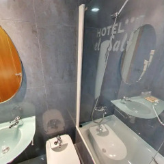 Hotel El Salt Вальдерробрес ванная