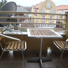 Отель HOLIV Apartman балкон