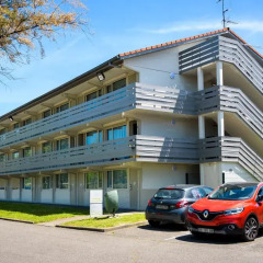 Отель Campanile Toulouse Sesquieres Франция, Тулуза - 1 отзыв об отеле, цены и фото номеров - забронировать отель Campanile Toulouse Sesquieres онлайн парковка