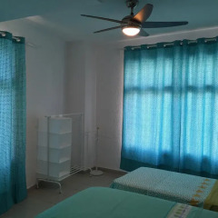 Отель Go Bcn Hostal Ideal Badal Стандартный номер с различными типами кроватей