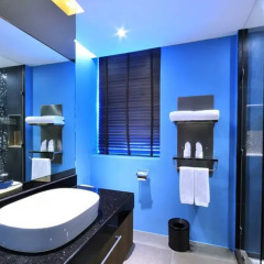 Отель The Continent Bangkok by Compass Hospitality 4* Стандартный номер с различными типами кроватей фото 43