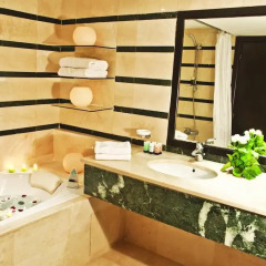 Отель Golden Tulip Farah Rabat Марокко, Рабат - отзывы, цены и фото номеров - забронировать отель Golden Tulip Farah Rabat онлайн ванная фото 2